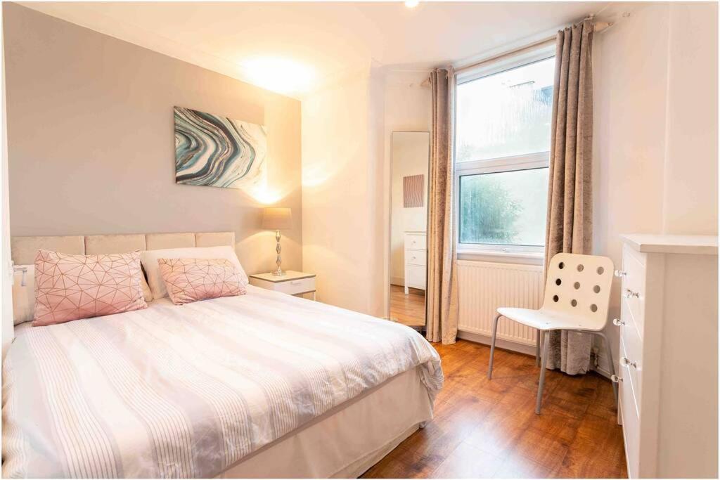 Large 3 Bedroom Modern Apartment Close To Central London 핀칠리 외부 사진