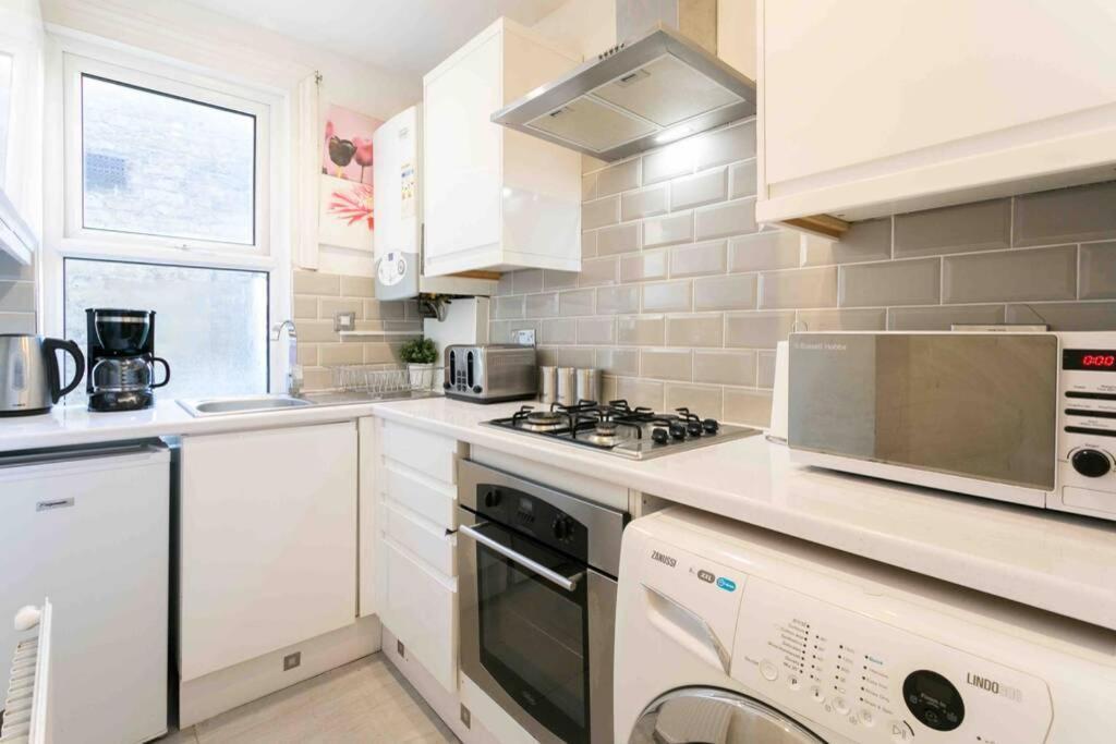 Large 3 Bedroom Modern Apartment Close To Central London 핀칠리 외부 사진