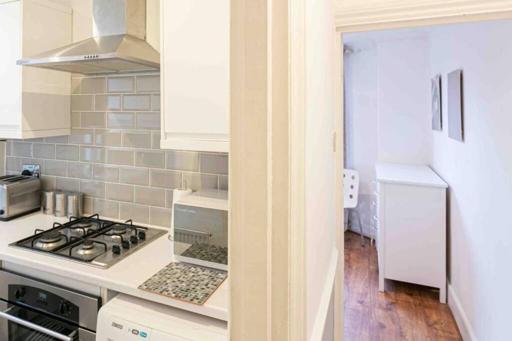 Large 3 Bedroom Modern Apartment Close To Central London 핀칠리 외부 사진