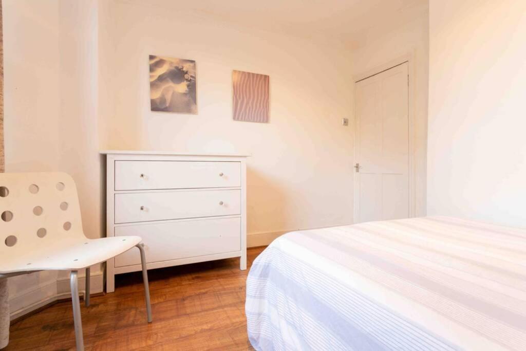 Large 3 Bedroom Modern Apartment Close To Central London 핀칠리 외부 사진