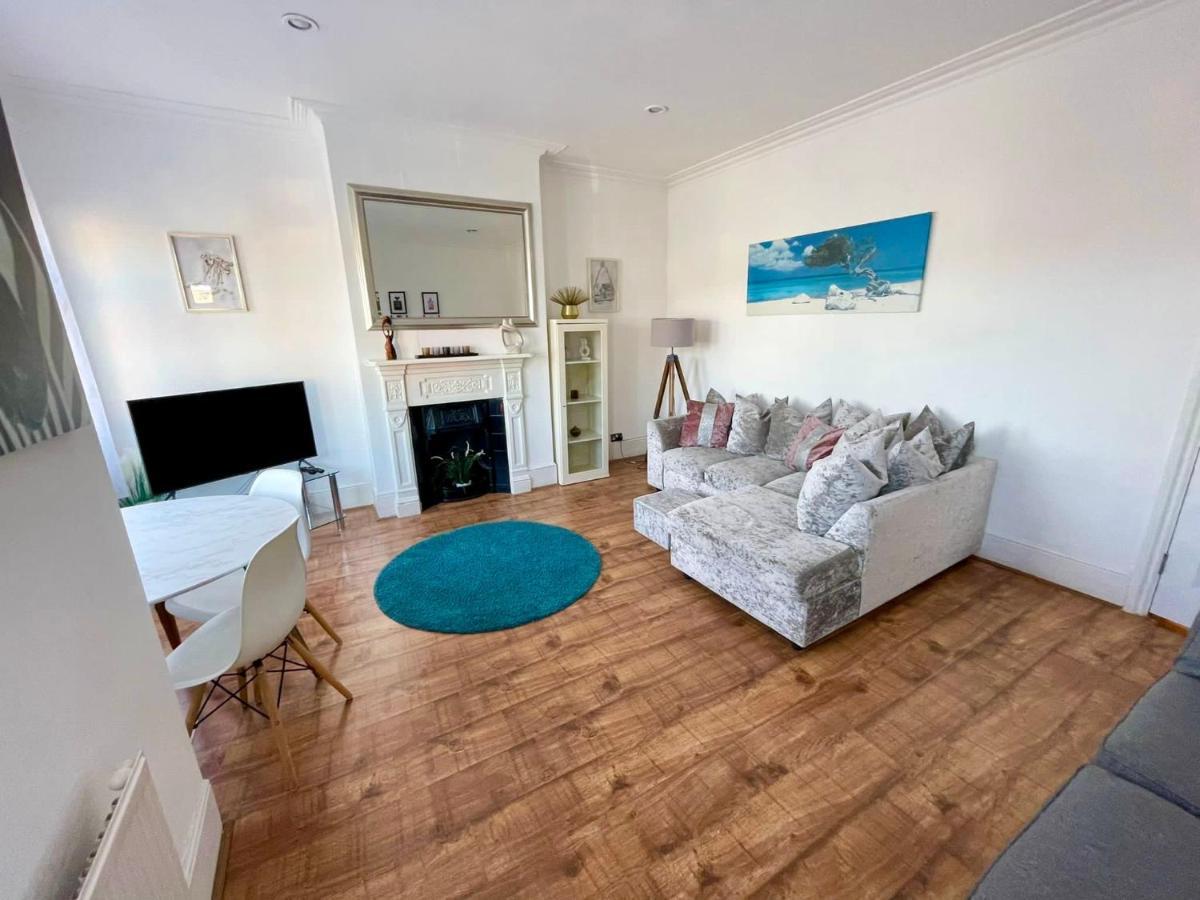 Large 3 Bedroom Modern Apartment Close To Central London 핀칠리 외부 사진