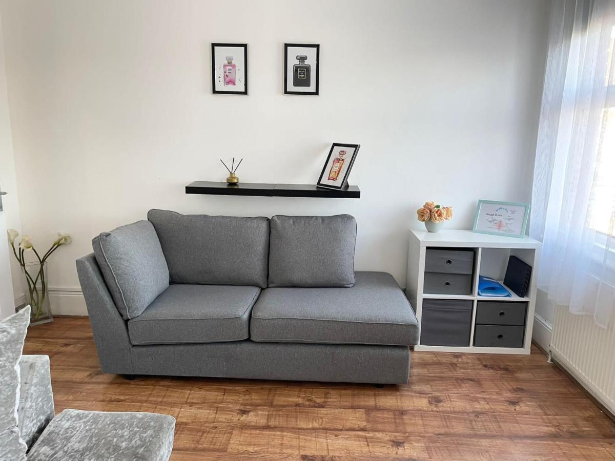Large 3 Bedroom Modern Apartment Close To Central London 핀칠리 외부 사진